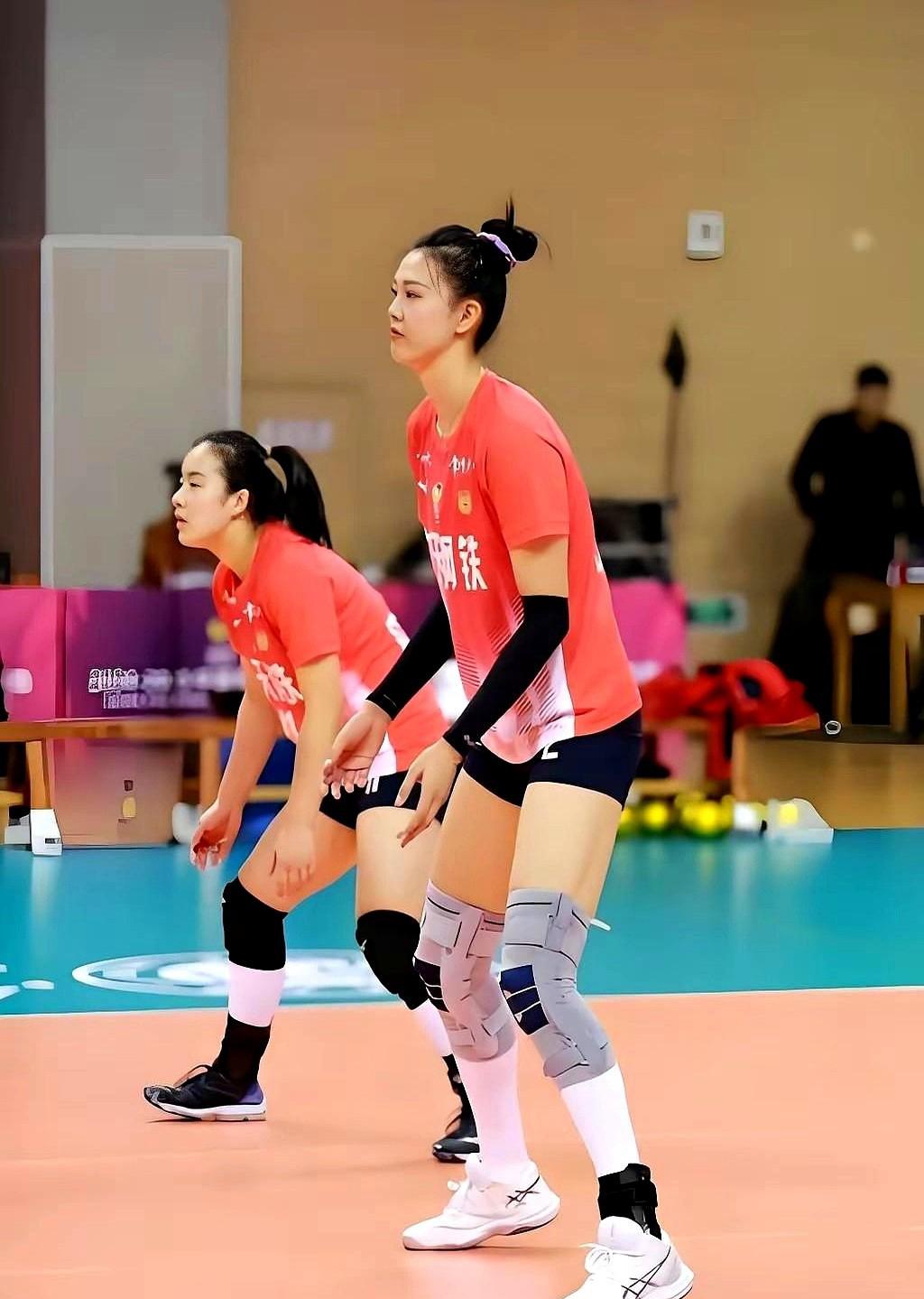 上海女排真不是铁打的，天津人当年都能把她们按在地上摩擦，现在轮到江苏了？今晚