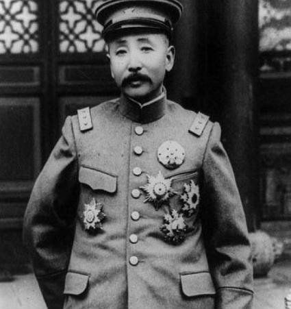 日本为什么不在北洋时期进攻中国？不是不想，是不敢。1916年，袁世凯死了。北洋