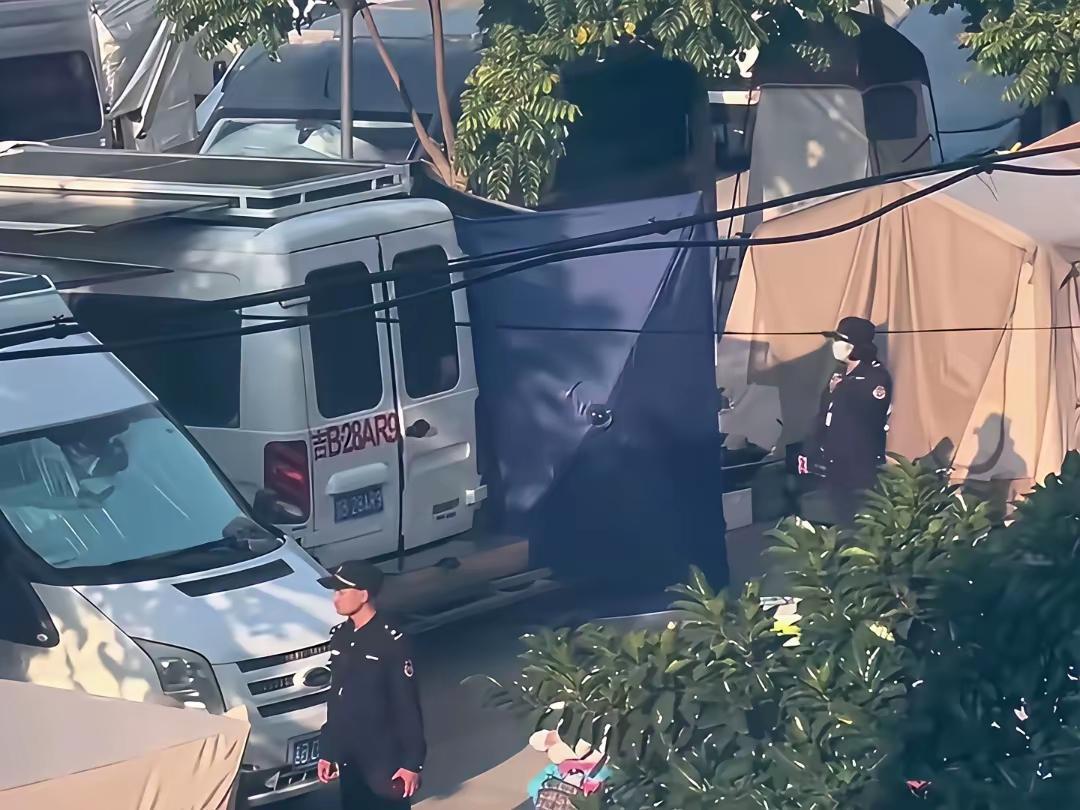 开房车怕被人家给撵的，不如考虑一下这里。漳州那个雀浦温泉村，在对待房车这事儿上