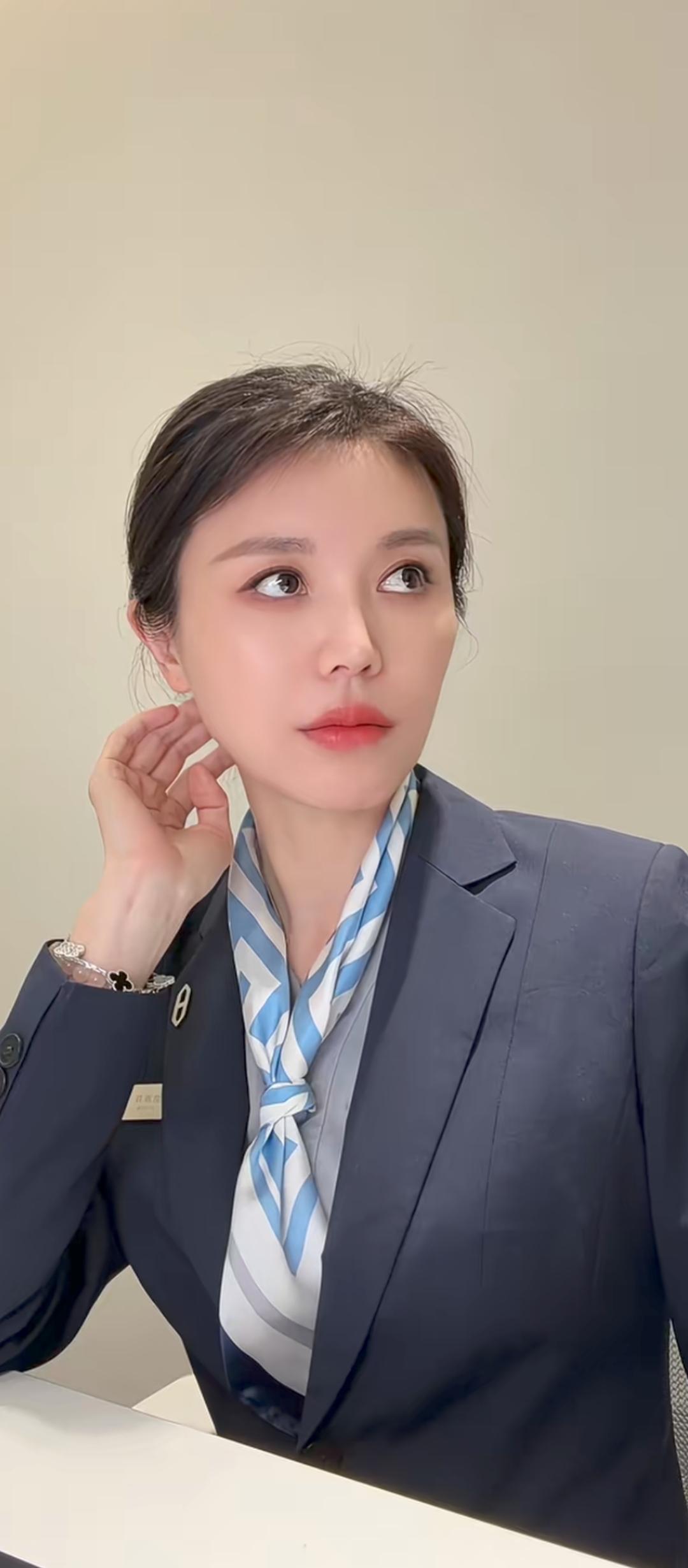 办公室美女啊[比心][比心]