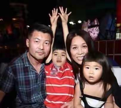那英她自己都说了她属于外强中干类型，一看就是大大咧咧重情义的性格，这种人最容易被