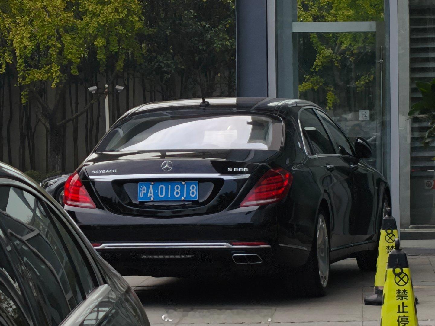 万万没想到早上拿个试驾车的工夫遇到这么多难得的玩意儿。W222.976前期款S