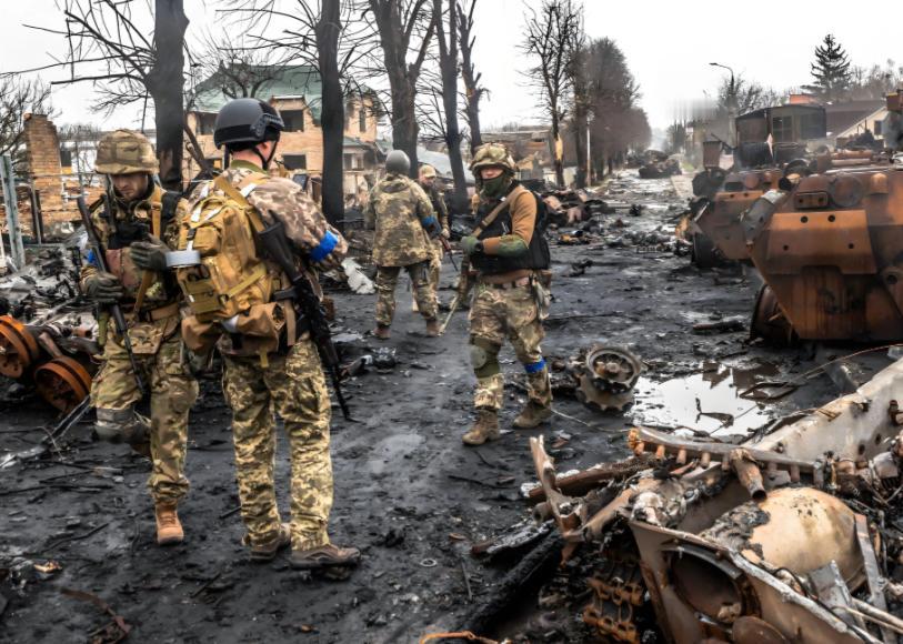 俄乌战争打了1000多天，美国才终于意识到不对劲，原来中国三年前是对的！本以为这