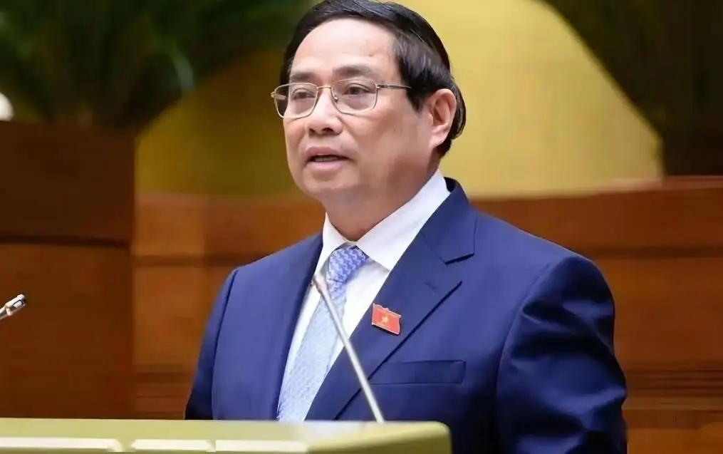 越南终于不装了，把话撂这儿，越南建设部部长陈宏明近期明确要求，越南南北高速铁路项