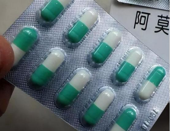 阿莫西林是消炎药？再次提醒：真正的消炎药只有这2种，别用错了 抗生素还是消