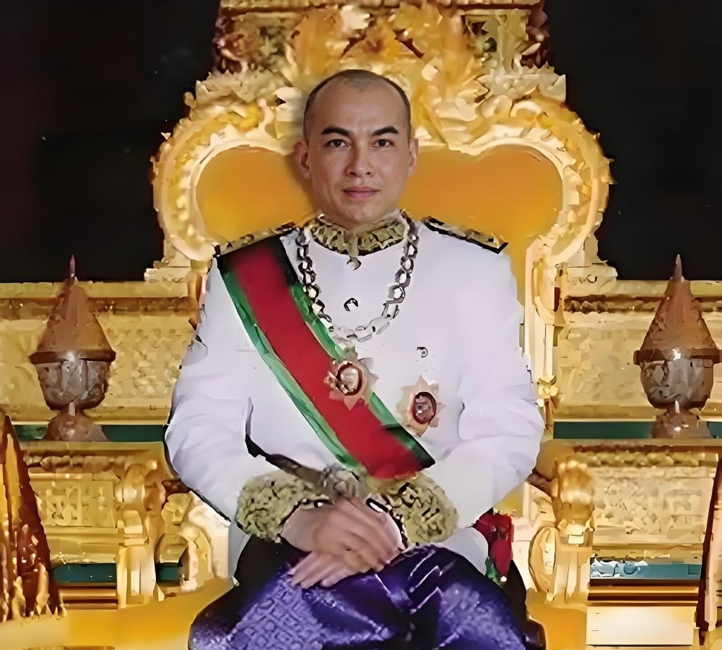 诺罗敦·西哈莫尼非常聪明，深知柬埔寨是洪森说了算，无欲无求了。这位72岁