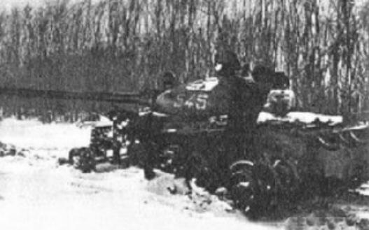 1969年，我军缴获苏军一辆坦克，苏联派汉奸潜入我国，打算炸毁坦克，谁知汉奸在坐