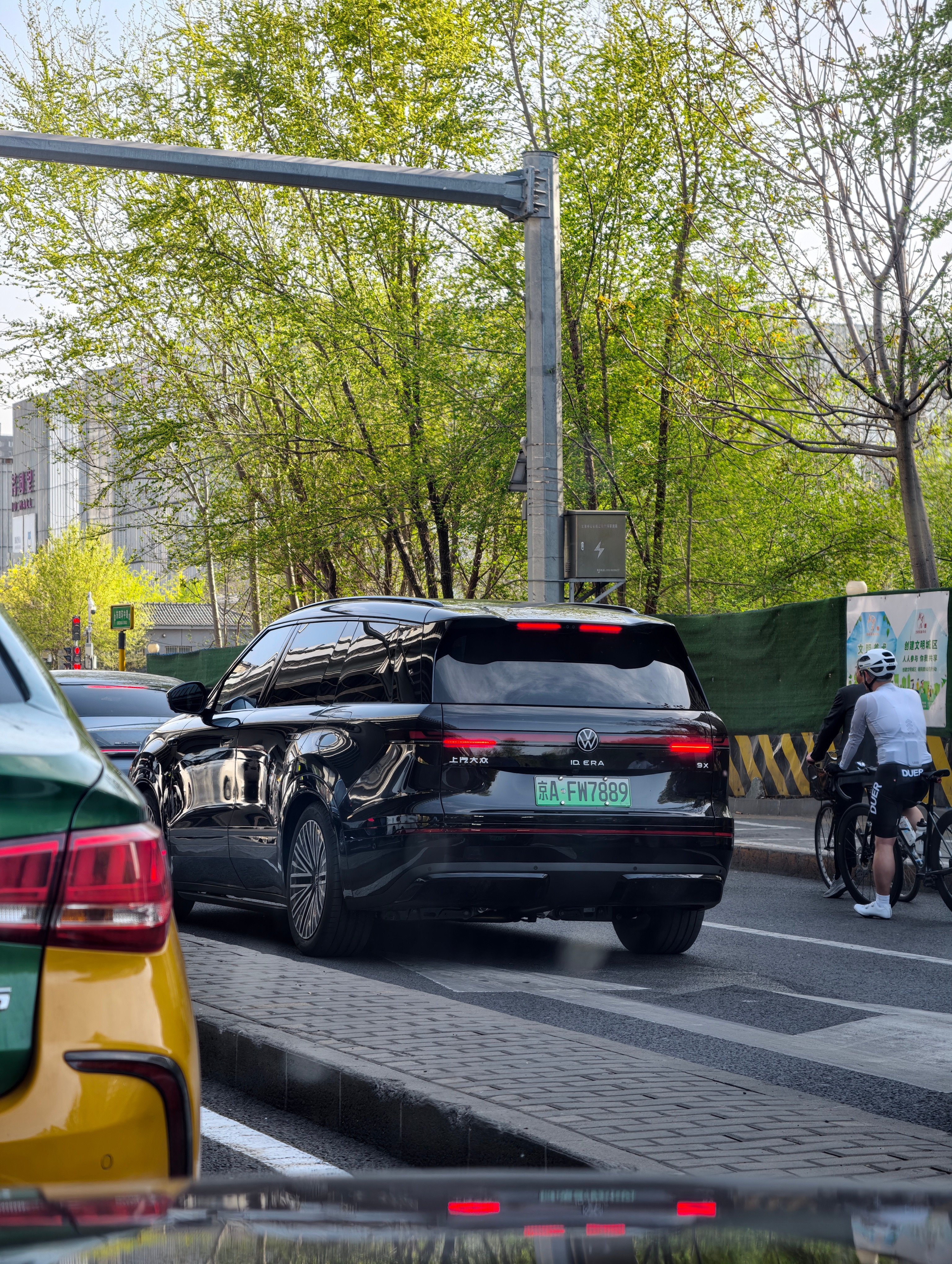 最近发布会上的新车都上路了，倒是A5这种往年走量的国产奥迪，路上的能见度低了