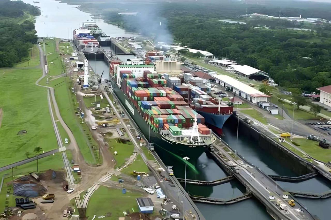 巴拿马强收李家港口，实际上执行的是来自美国的意志。某种意义上说巴拿马确实很难拒绝