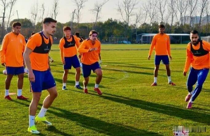 山东泰山队结束春节休整，于正月初四在上海集结，开启2026赛季冬训第三阶段拉练。