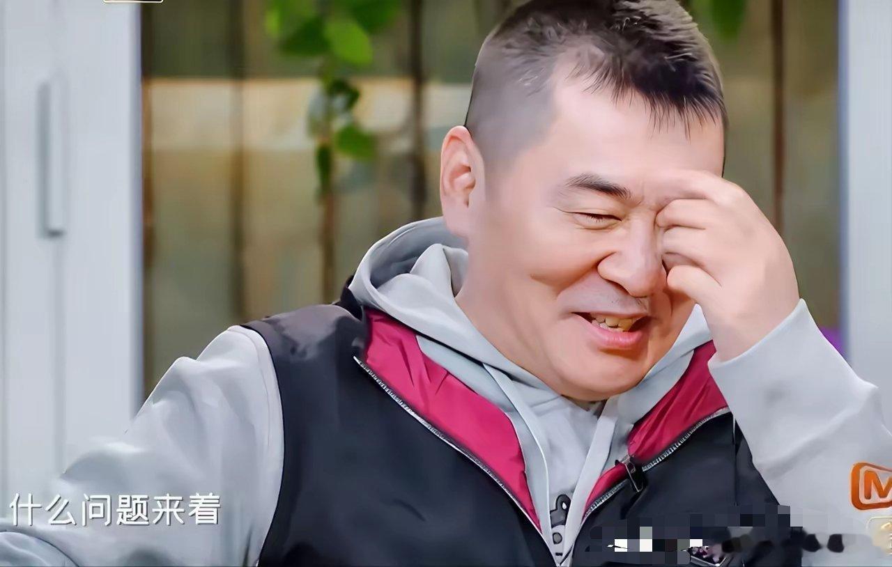 蒋勤勤问陈建斌：你是看上我的美貌，选择跟我结婚的吗？陈建斌无奈得笑，手足无措众人