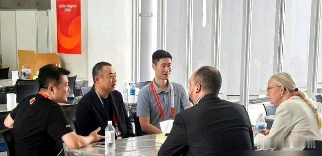 樊振东人在德国打联赛，刘国梁关门跟国际乒联主席索林扯积分，这画面谁看都犯嘀咕。索林把话说绝了：想去洛