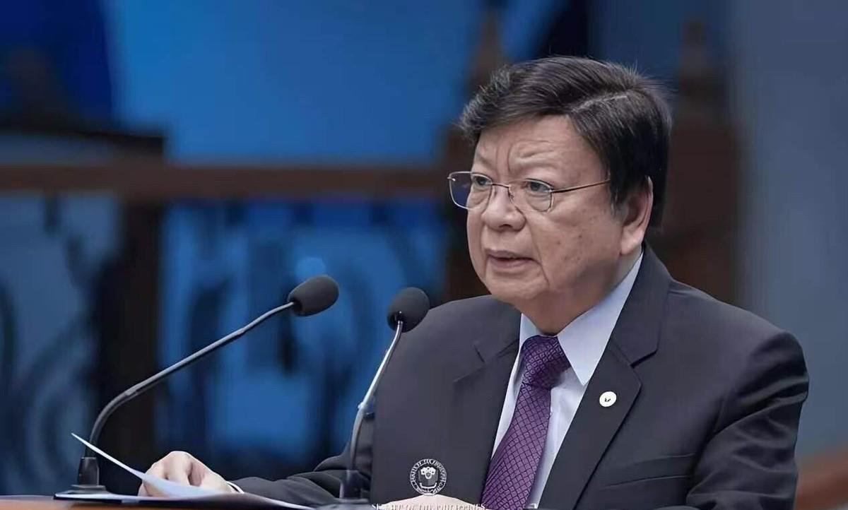 小马科斯这次真的玩脱了！精准卡点弹劾庭审日，逮捕72岁参议员马克莱塔，想斩断莎拉