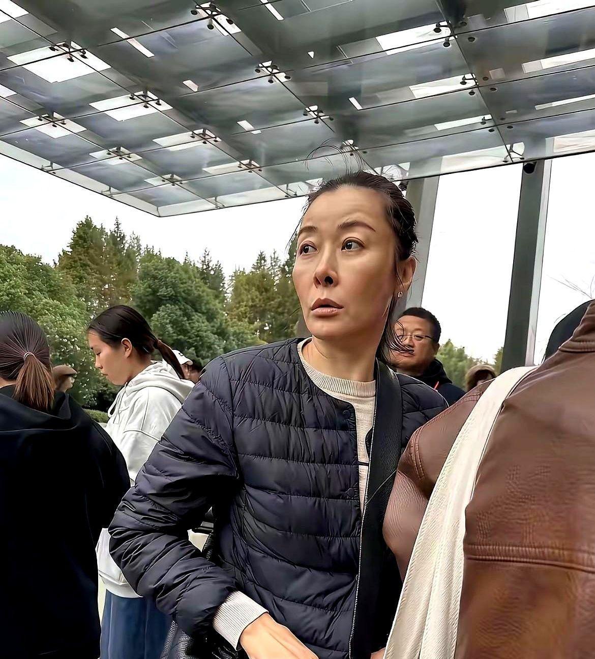 柯蓝在纪录片《一路前行》为江豚奔走的时候，被人说“老成这样了”，直接炸出了时下的