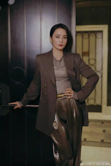 蒋勤勤好抗老的一张脸蒋勤勤冻龄状态时光格外偏爱她，容颜未改气质更盛，没有僵硬感