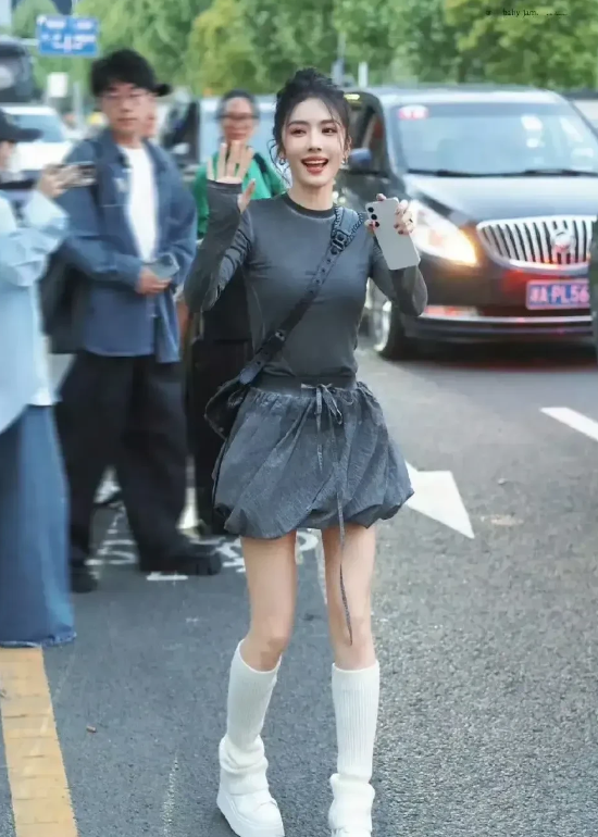 不怪那么多人喜欢她，确实漂亮。