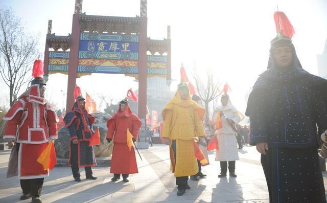 加入满族的汉军八旗兵究竟是怎样的一类人？他们与汉人有区别吗？咱先把核心问题