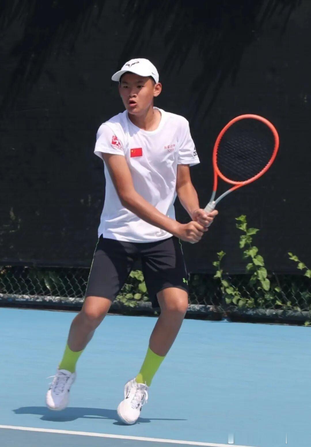 澳网2026青少年男单资格赛决胜轮🇨🇳康凯高歌5-7/6-4/7-6(16