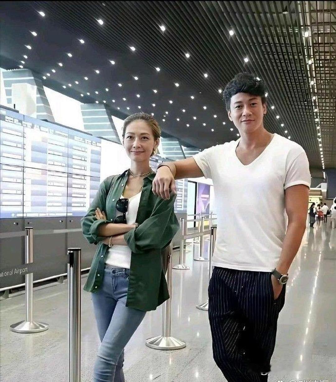 何润东这眼光，找的老婆老漂亮了！