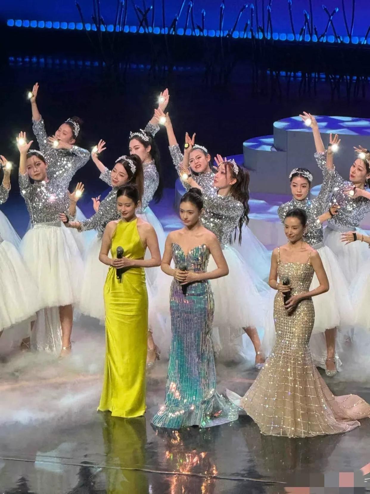 身材好更重要？还是脸蛋漂亮更重要？我觉得个子高穿衣服就是好看，看看身高170的林