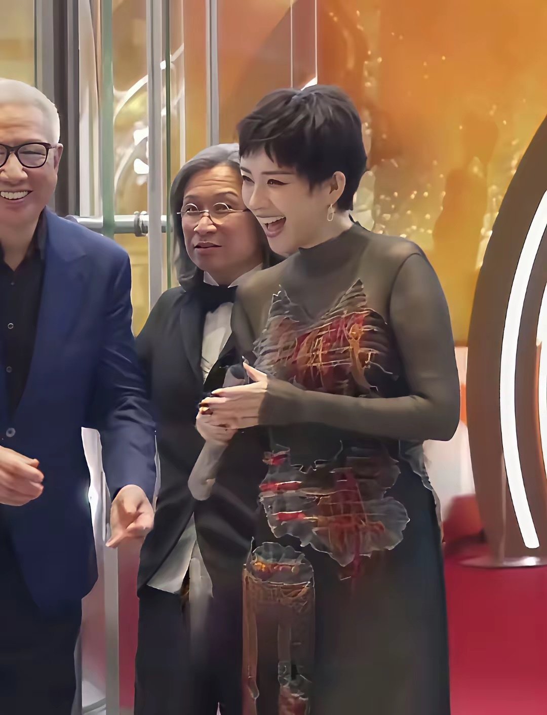 不敢相信这居然是章子怡？