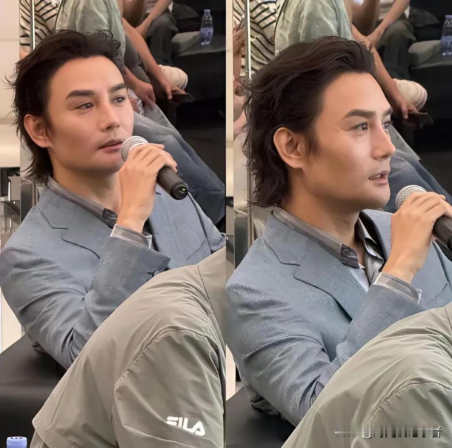 王凯这是回春了吗？这也太年轻了，皮肤紧致，看起来脸上很多胶原蛋白的感觉。王凯这
