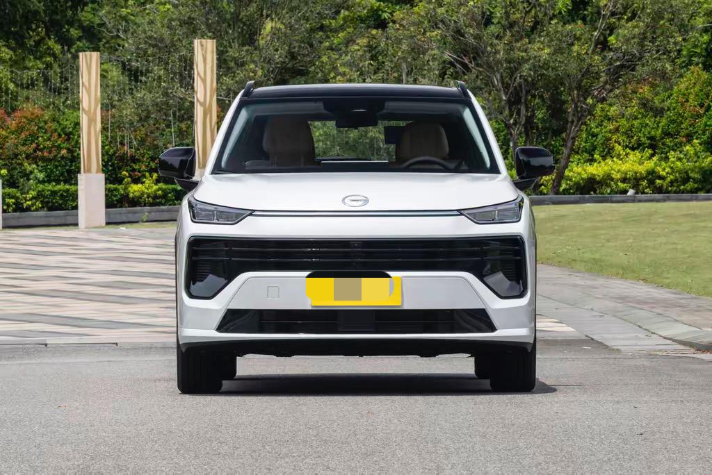 作为8万级主流家用SUV，广汽传祺第五代GS4主打全民高安全、入门不缩水，延续传