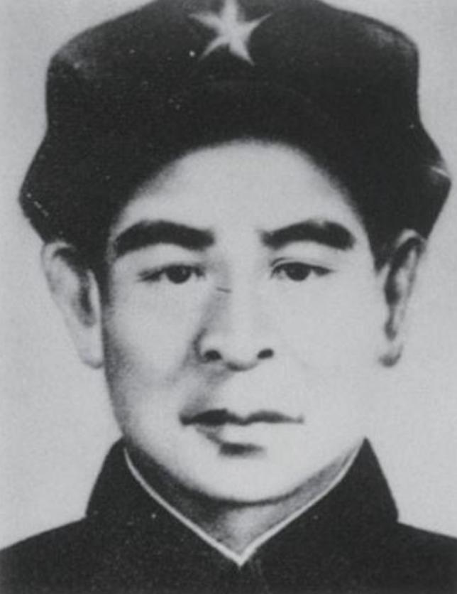 1937年，红九军军长孙玉清被俘，敌人没有识破他的身份，谁知这时，红九军一个小战