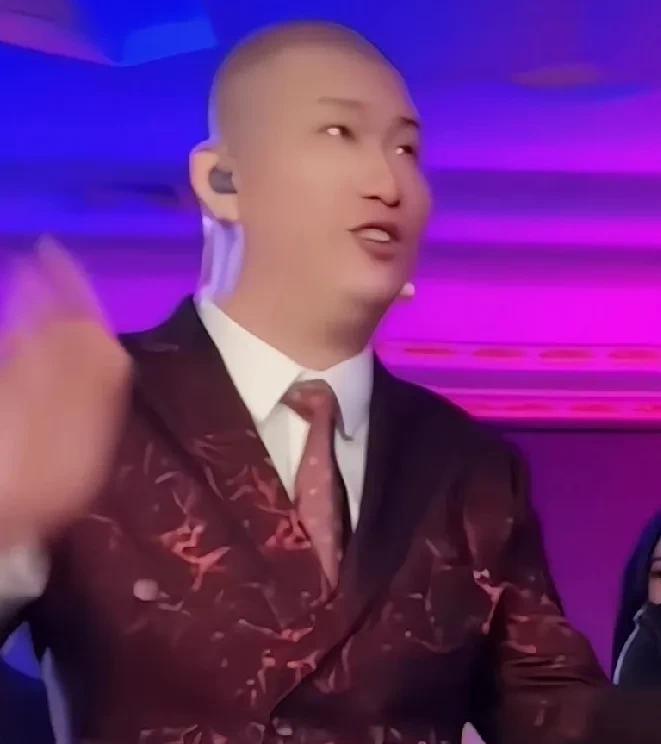 爆料：二驴萎靡不振沉迷游戏！