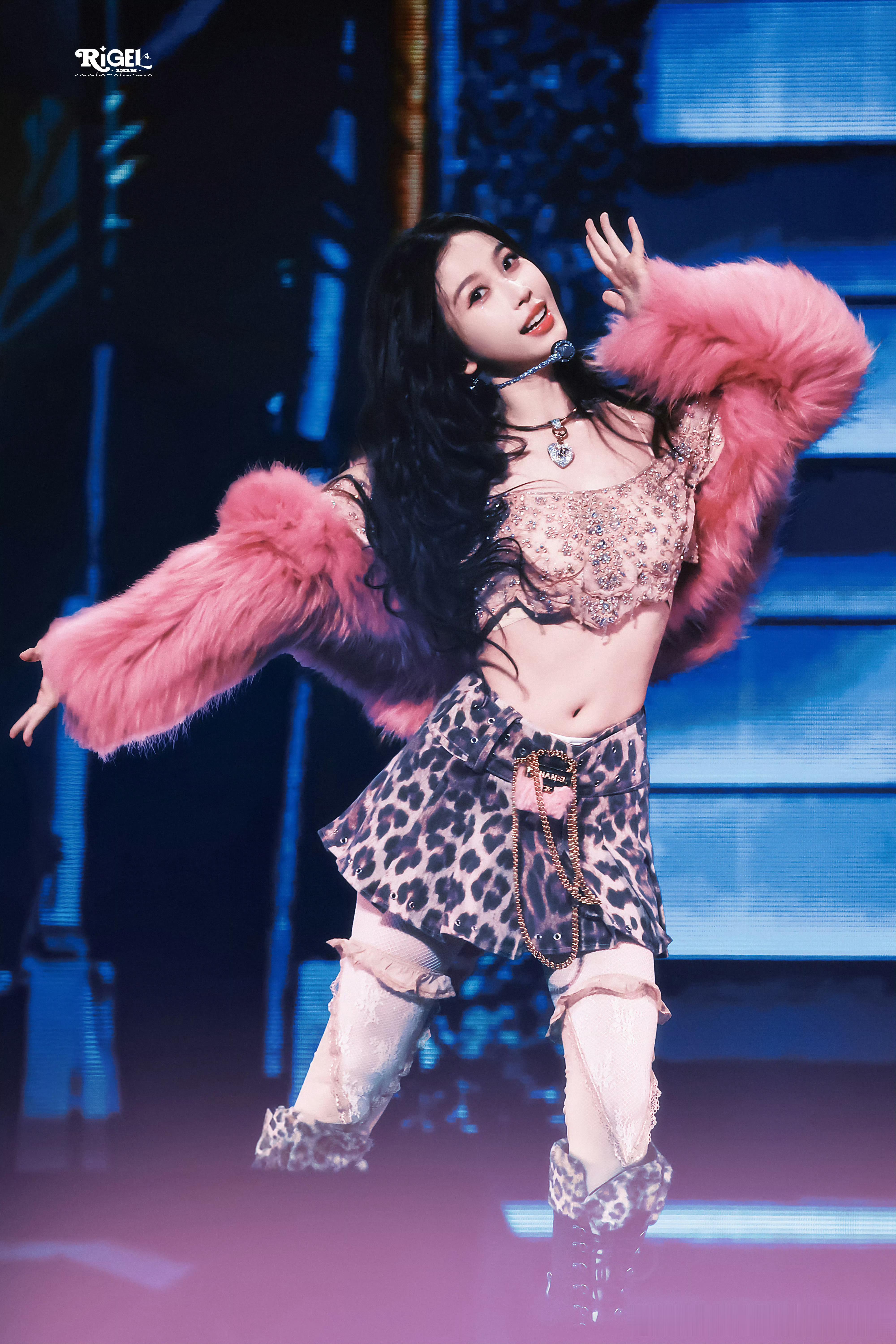 那可不咋滴，看到这么争气的虞书欣谁能不哭？站姐边哭边拍也能出神图，就是这么有实力