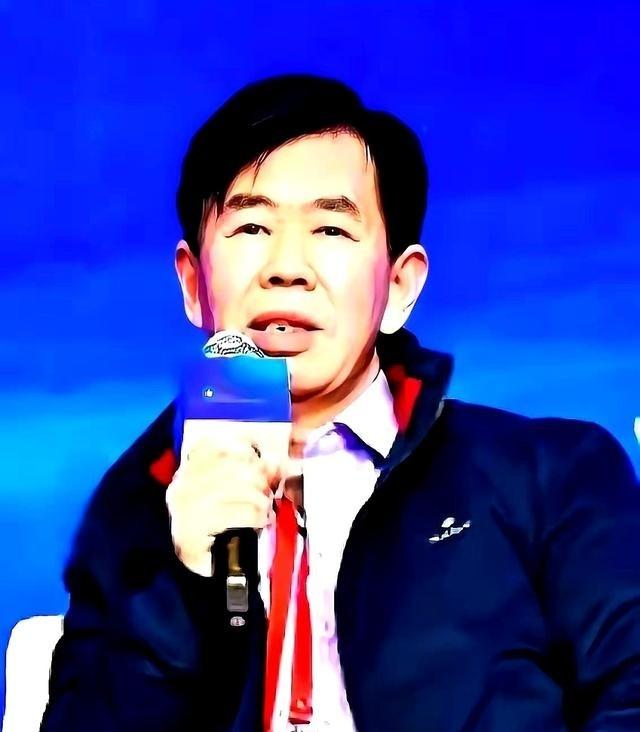 军事专家戴旭捅破了一层窗户纸。他说，我们航母下水，五代机上天，家底越来越厚，但门