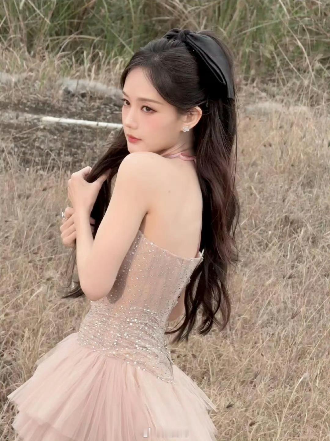 李一桐x美丽天使李一桐痛失艺名后首个作品