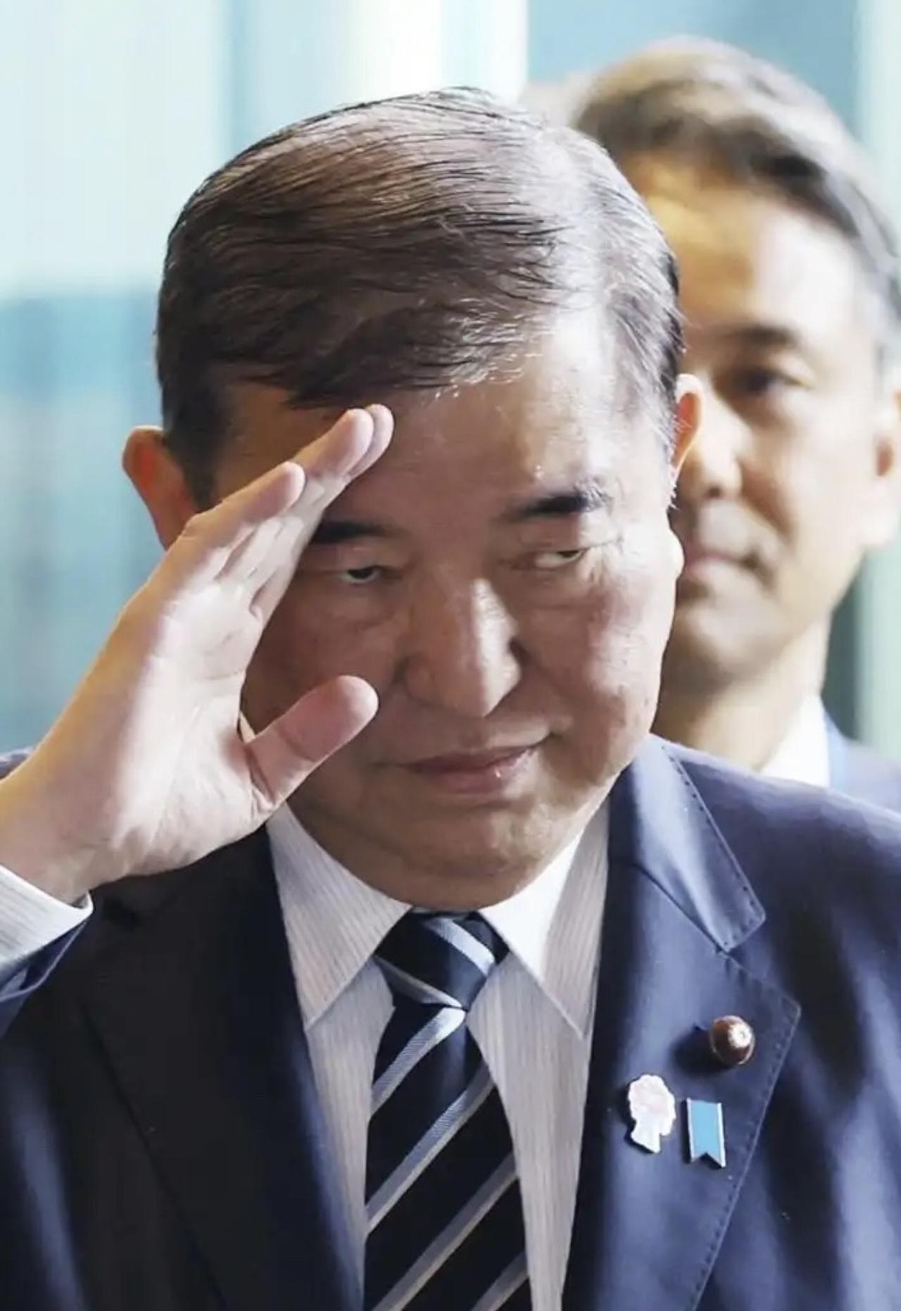 日本政客叫嚣：不要拿日本不当回事。青山繁晴高调宣称：日本已经具备制造核武器的能