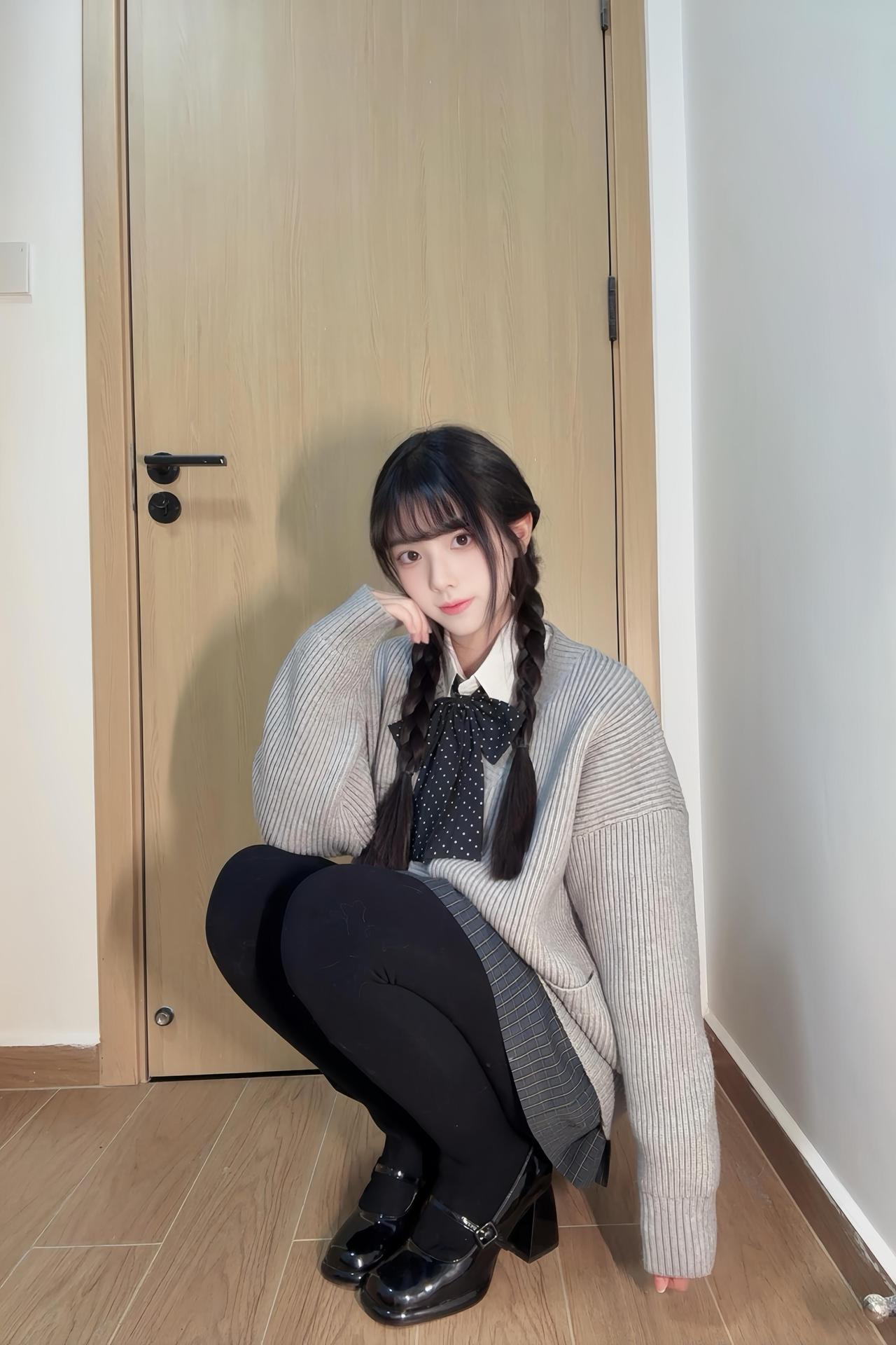 可爱少女风穿搭，黑白波点蝴蝶结，甜美又时尚！