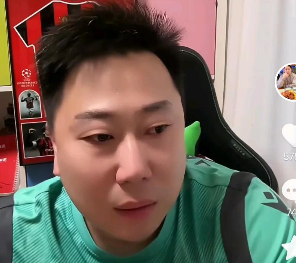 媒体人李宝库语出惊人。他表示海港球员蒋光泰一进国足就有伤。在上海海港中卫蒋光泰