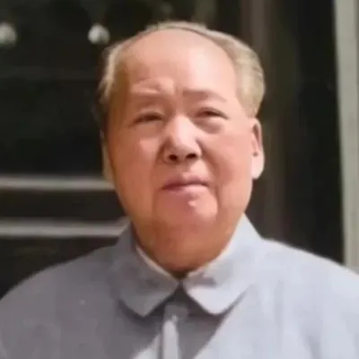 1975年，已经82岁高龄的毛主席突然问身边的人：功德林里，还有国民党战犯吗？“