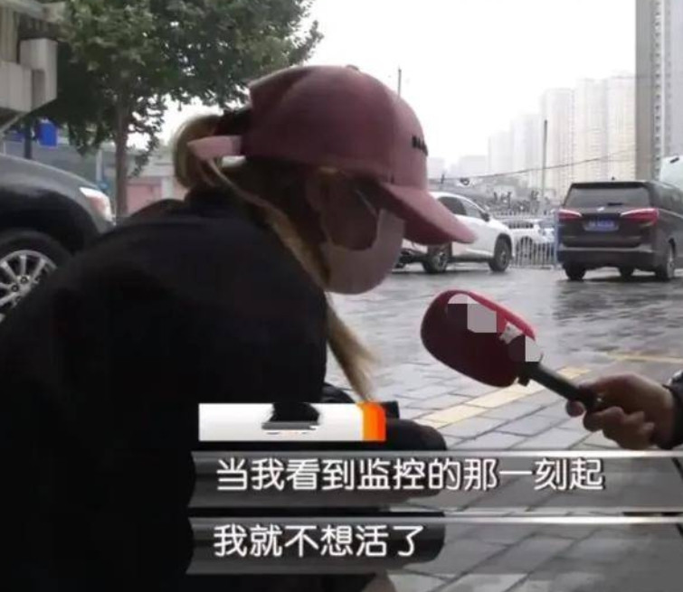 西安一女子喝醉酒，男朋友把她留在了酒店房间。哪知道，男子从外面返回后，却发现女友