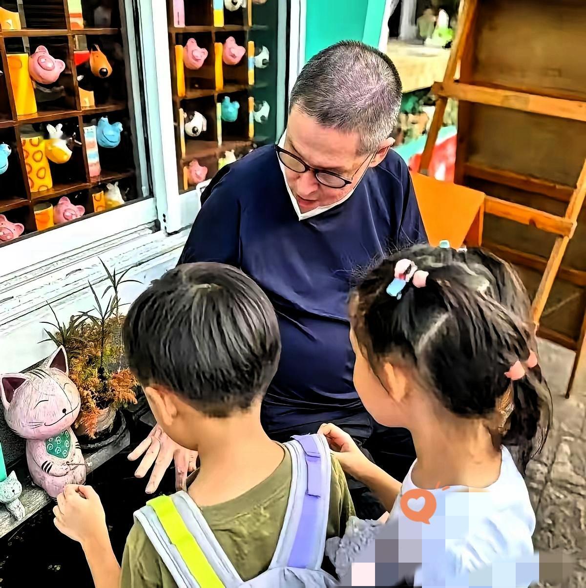 郭碧婷的豪门生存战，早把“认命”二字踩碎了。向太直播间里喊着“我们向家”，她转头