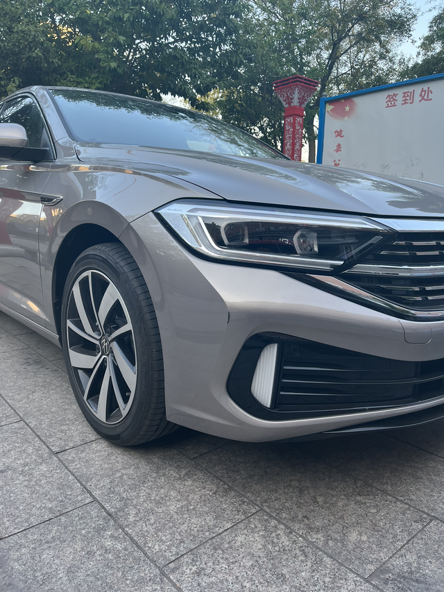 新车一血了懊恼不已，这新提车，一血来的太快了吧？如图所示，车友们，有啥好的办