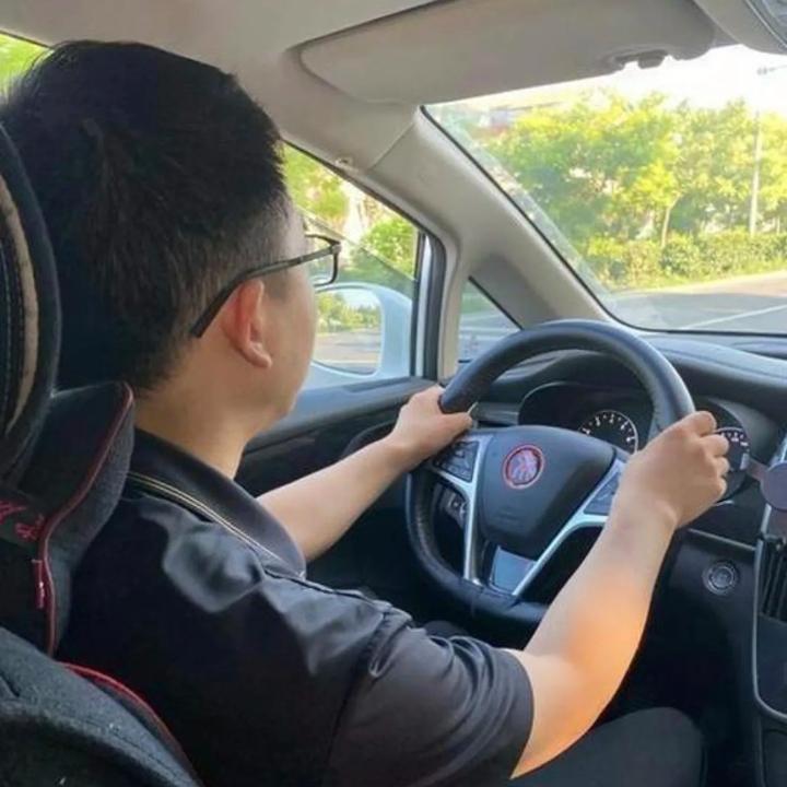 这就是大实话！电车开5年，保险19000元，电费8700元，保养2000元，5年