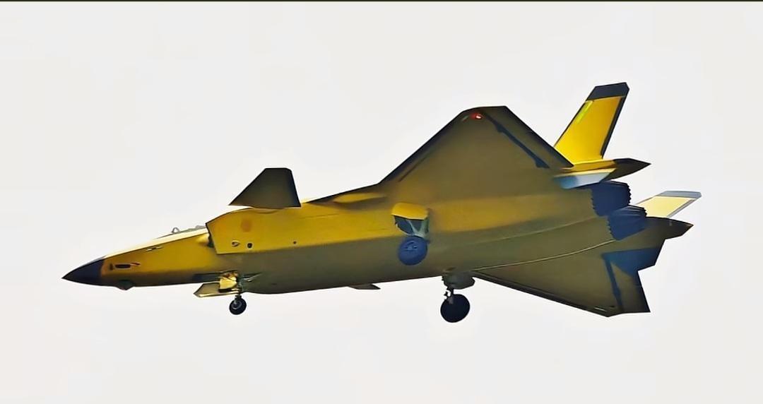 歼-20首飞15周年，预计3+1个版本的歼-20总数量已经超过350架！今天