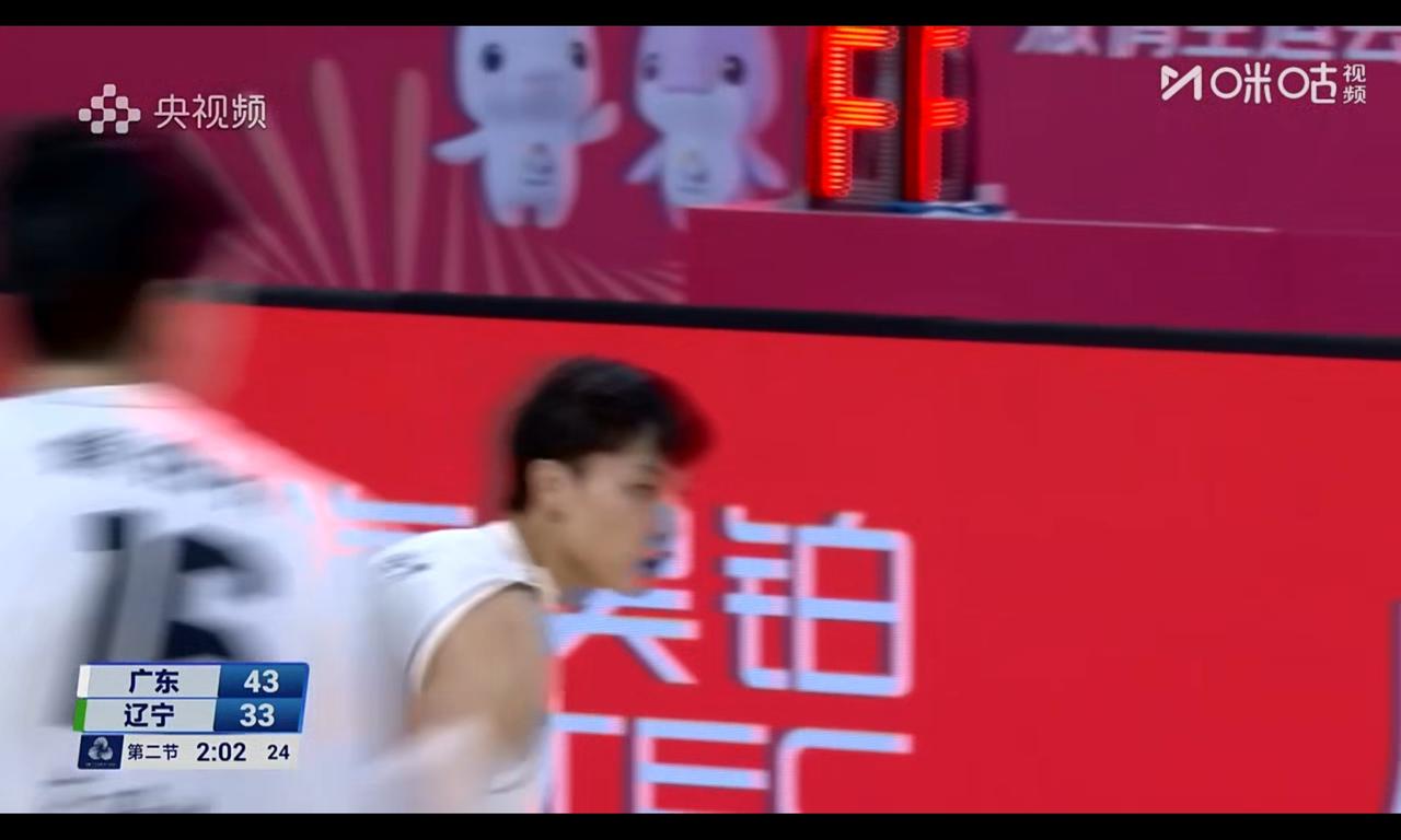 徐中锋三分球越来越准，跟赵睿一样偷鸡，这就是提升了意志品质徐杰暑期热身赛，就