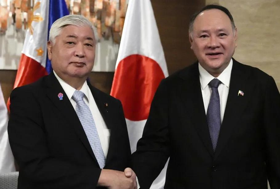 日本拟向菲律宾出口服役逾30年的驱逐舰，警告中国在南海不要轻举妄动！全世界一直以