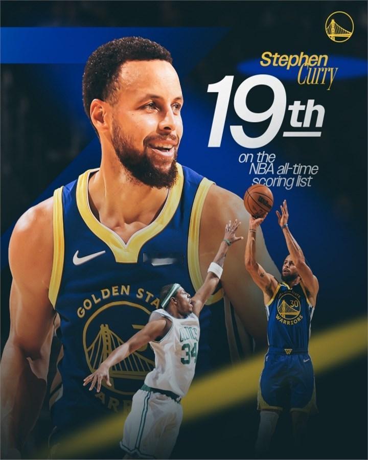 那位跟队多年的记者朋友赛后闲聊时感叹：“库里今晚投进第一个三分的那一刻，历史榜单