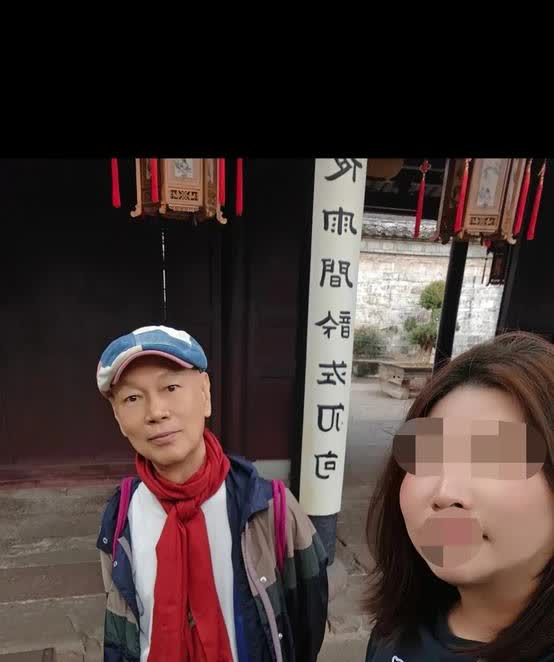 终于知道为什么快八十的汪明荃还要出来工作了，不是缺钱，也不是为了养团队，