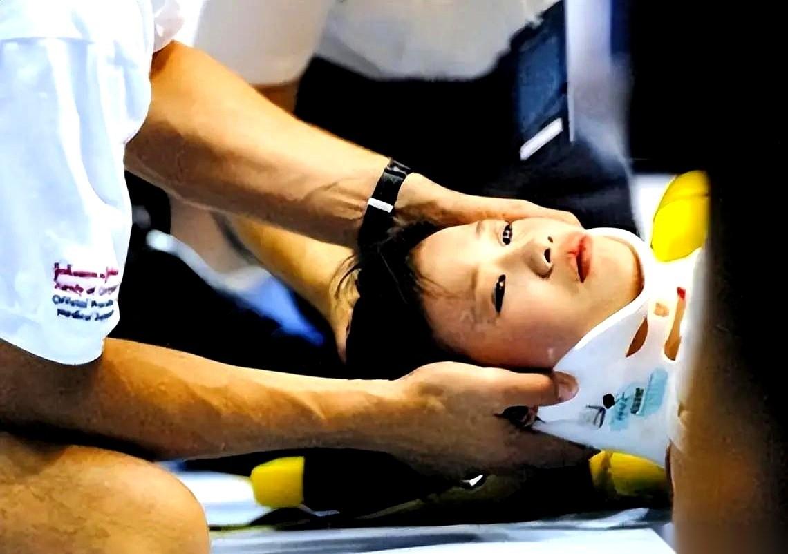 “演都不演了！”一个高位截瘫，连大小便都不能自理的女人，居然想生第二个孩子。