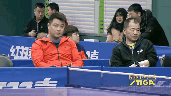 此时的王皓正意气风发，手握马龙，许昕，张继科，樊振东四大护法，估计他也不会想