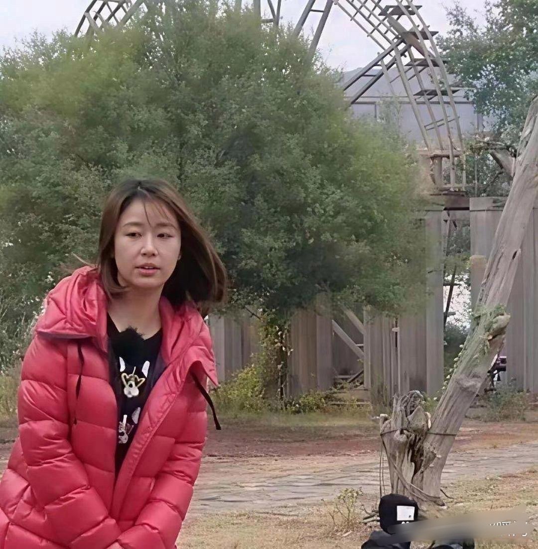原来林心如没了美颜长这样，比普通人耐看，到底是明星​