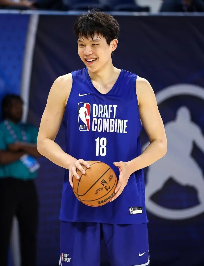 杨瀚森试训11队，后续球队没什么意见发表，这是不是好事情？我个人认为是好事情，