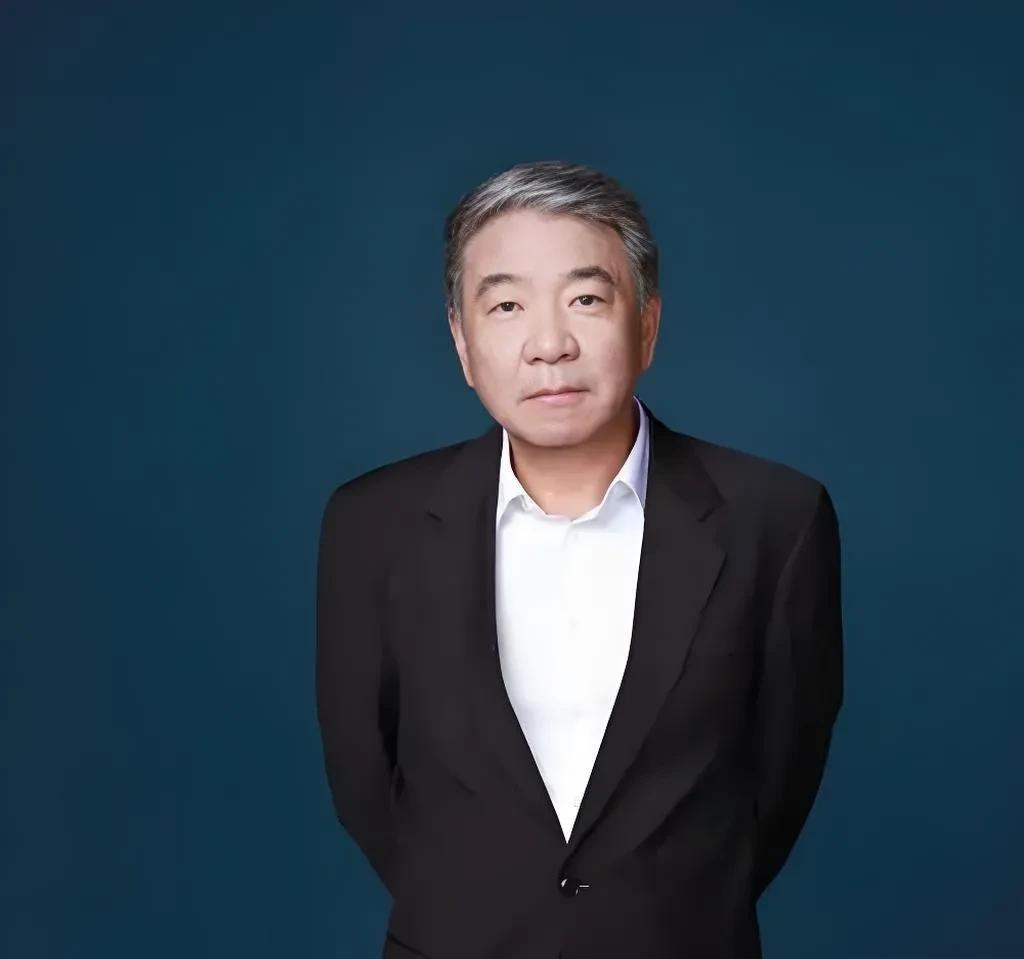 郑晓龙说，甄嬛传这部戏，公司总收入大概2亿多，除去成本，还剩1亿多，这个片子光上